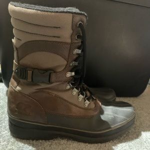 Men’s Sorel Size 11.5 brown duck boots.